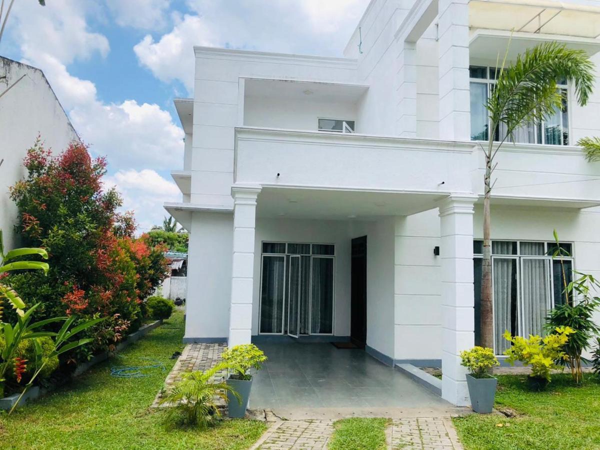 Vidushi Home Minuwangoda Exterior foto