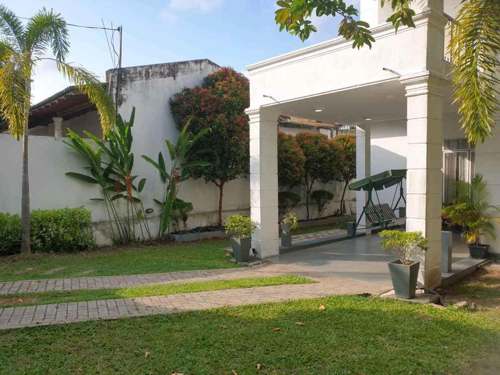 Vidushi Home Minuwangoda Exterior foto